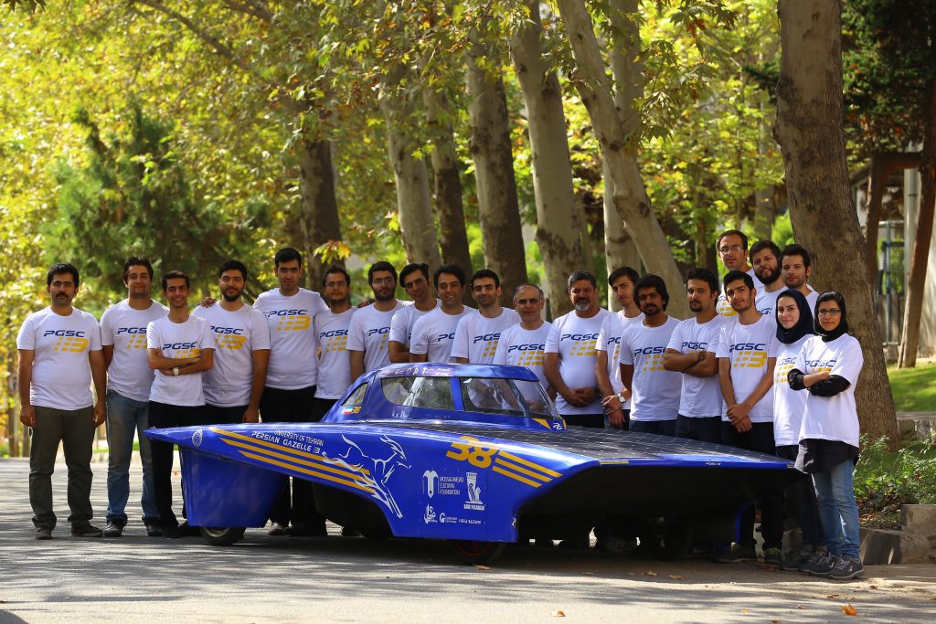 اعضای تیم خودرو خورشیدی غزال ایرانی 3