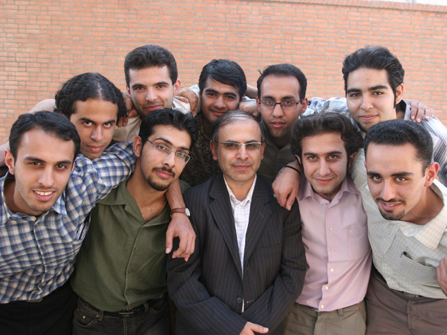 اعضای تیم خودرو خورشیدی غزال ایرانی 1